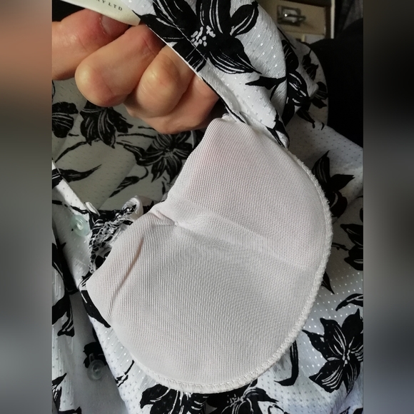 Vintage 90s White With Black Flowers Shirt Size 16 - Picture 3 of 5